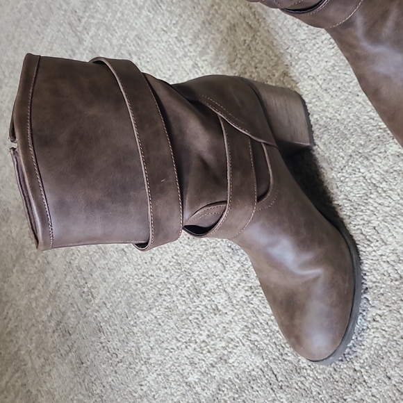 Brown Heeled Boots - Picture 2 of 3